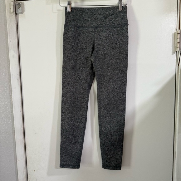 Vuori Gray Leggins - Picture 2 of 8